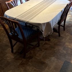 Dinning Table With 6 Chairs 