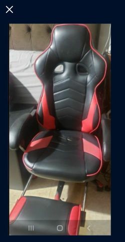 Chair Recliner Gaming, Office, Room, Very Conformable, You Can amost lay flat and fall Sleep, has a slide out for your feet to rest Up