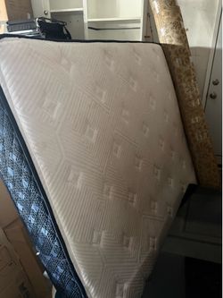 Revive 12” Plush Series 4 Queen size mattress & box spring