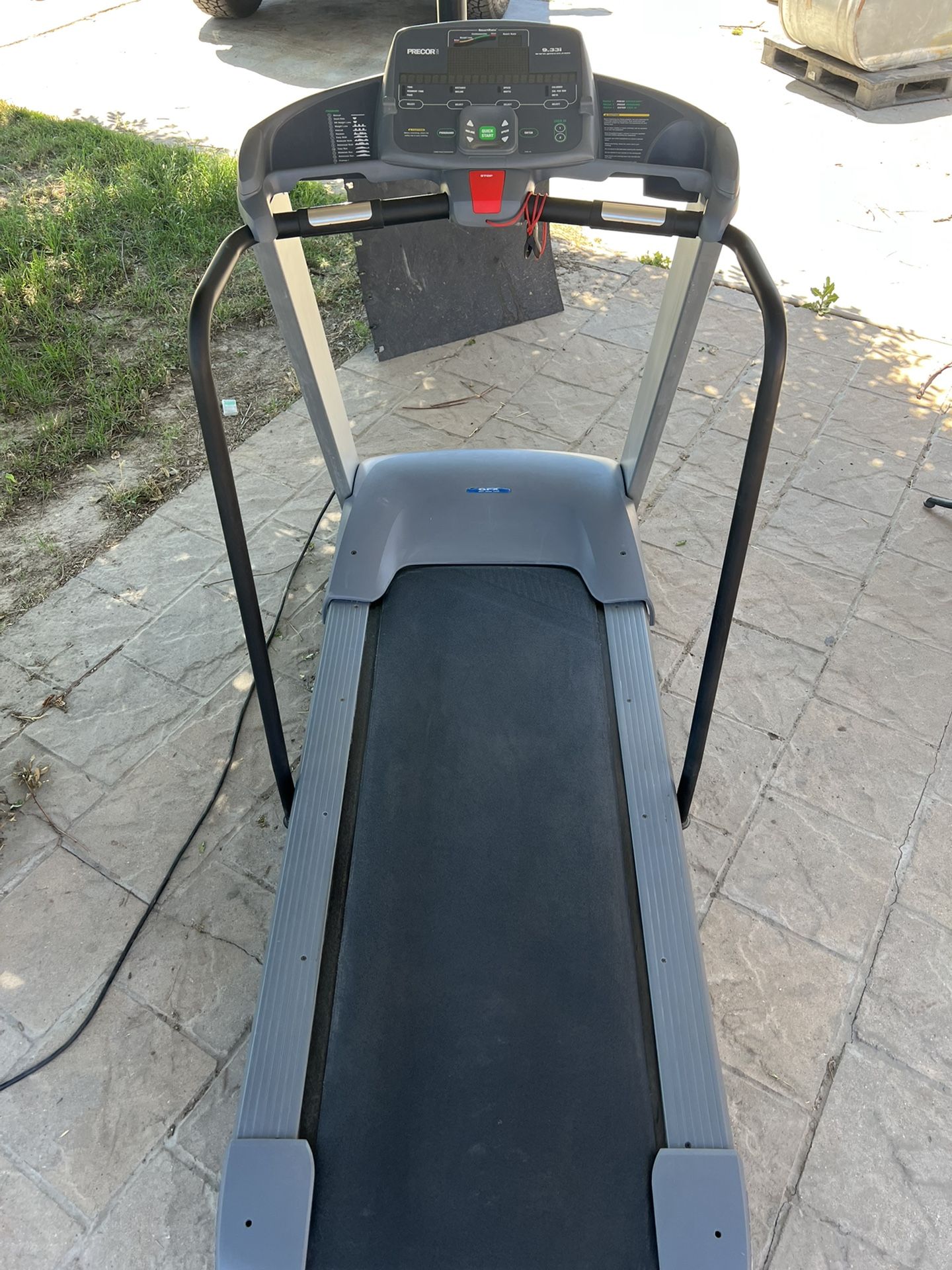 Precor 9.33 treadmill for sale hotsell