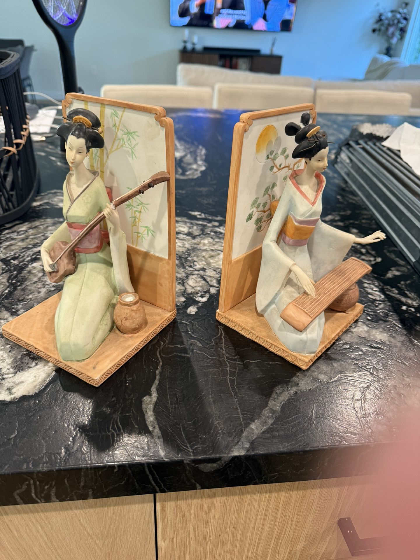 Geisha Figurines