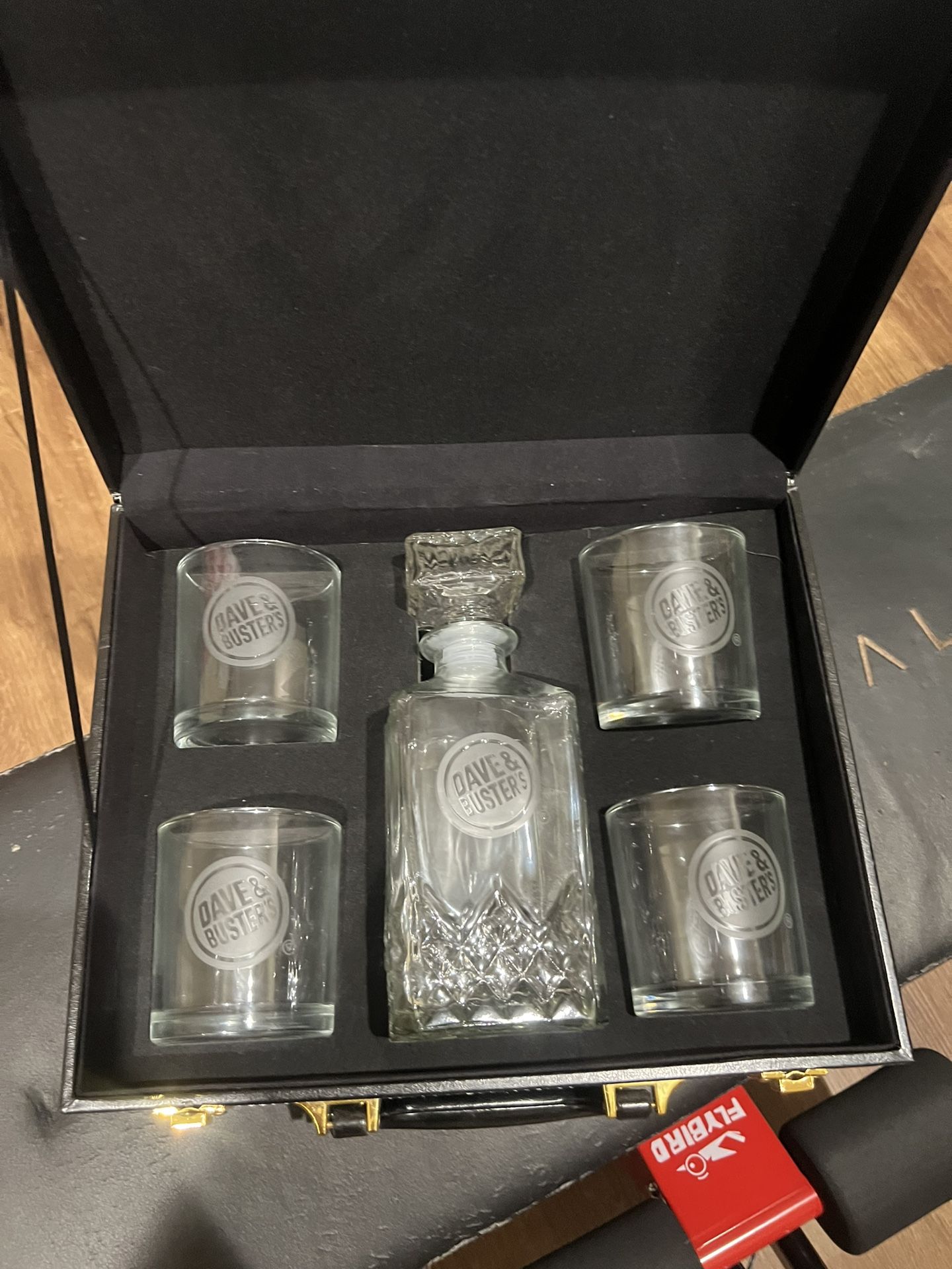 Dave And Buster Glass Ware Set