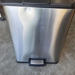 Kitchen Garbage Can