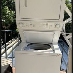 Frigidaire Washer dryer $150