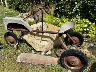   Tractall Pedal Tracker