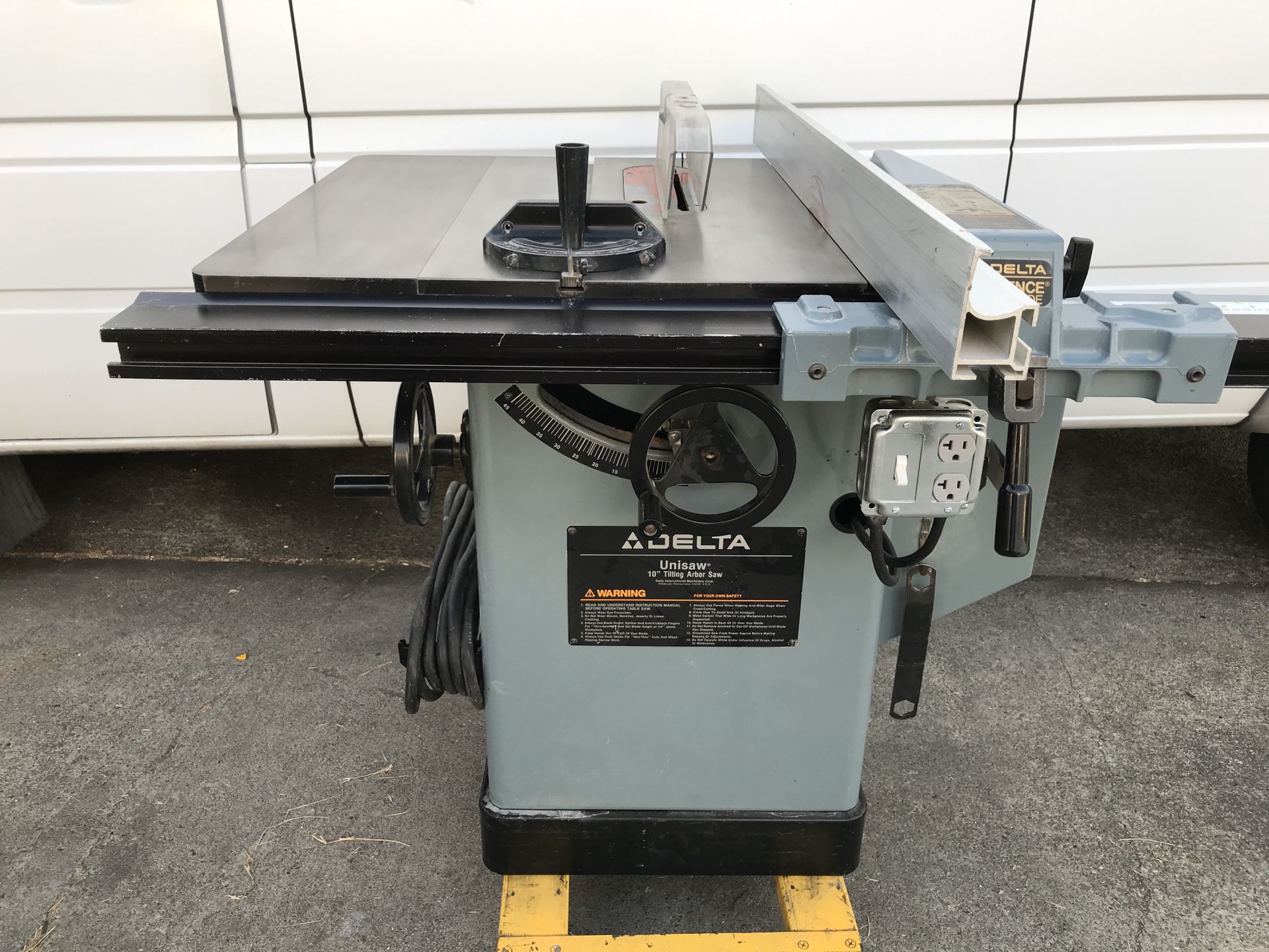 Delta Unisaw 10” Table Saw