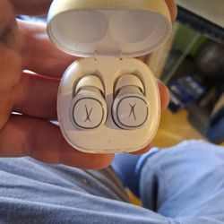 Earbuds 