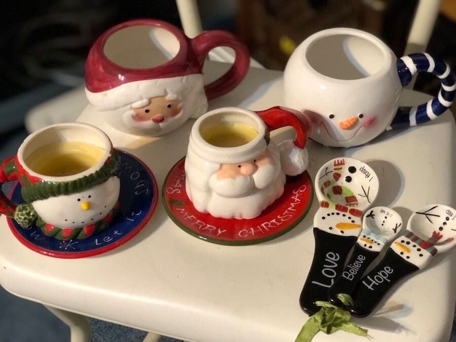 Christmas cups, candles, and measuring spoons