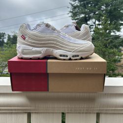 Levi’s Nike Air Max White 