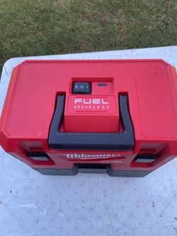 Milwaukee cordless Brushless fuel M12 vacuum Tool only