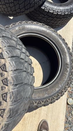 35x12.5x20 used tire M/T