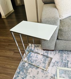Minimalist Modern Glass Top End Table