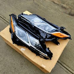 Toyota Camry Headlights for 2019-2024 left and right le se xle 