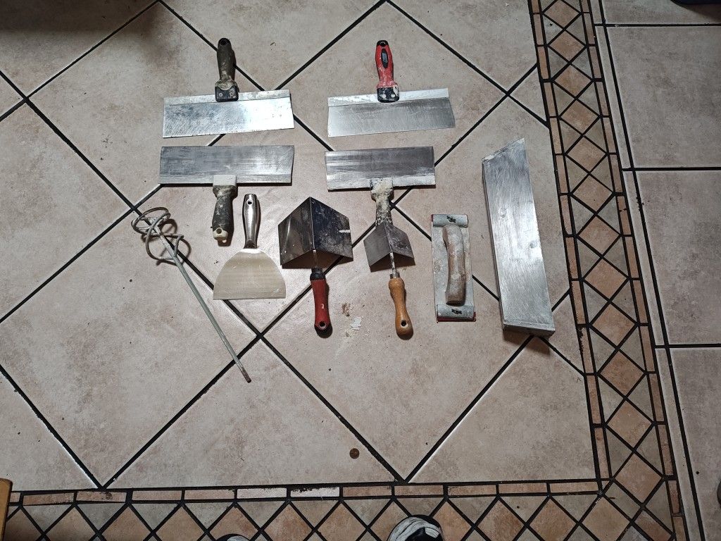 Assorted Taping Knives