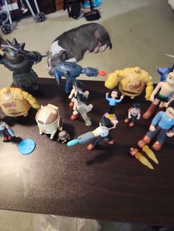 2009 Astro Boy figure lot 14 figures