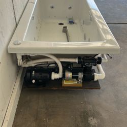 Jacuzzi Bath Tub Never Been Used 