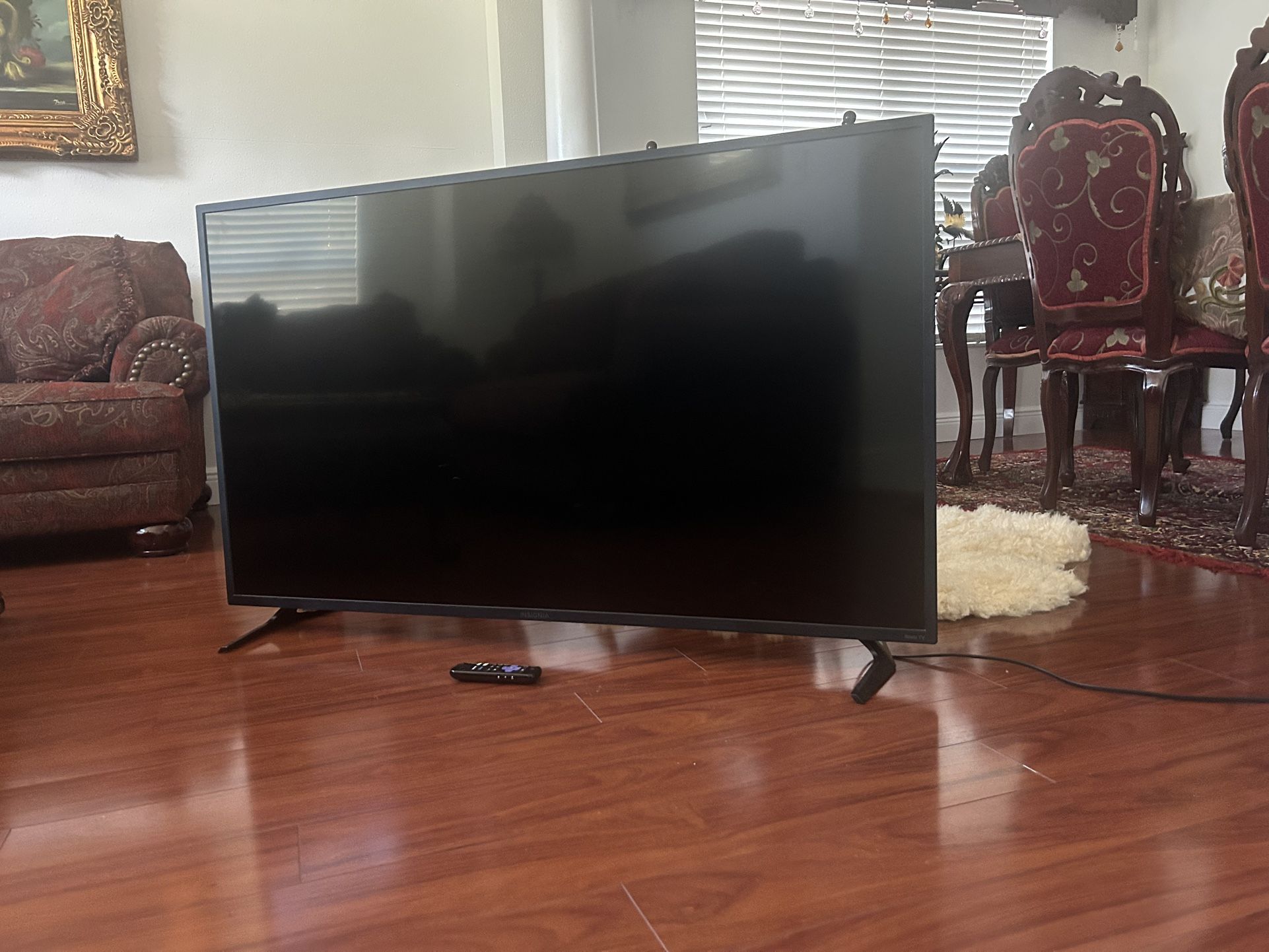 Insignia - 55" Class - LED - 2160p - Smart - 4K UHD TV with HDR Roku TV