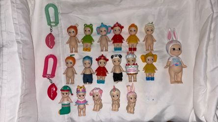•Sonny Angels 👼 (everything in photos is what I have) ALL AUTHENTIC , Selling individually .