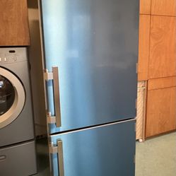 New LIEBHERR Counter Depth Fridge