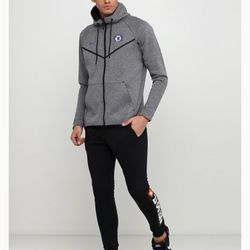 The Nike NSW HBR JGGR FLC combine comfort and a modern style. The fleece fabric is very comfortable and soft. fine, comfortable material legendary bra