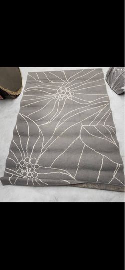 Grey White Pattern Low Ply Rug