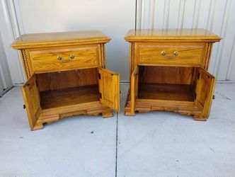 (2) Vintage Ethan Allen 2 Tier Oak Nightstands - NICE!