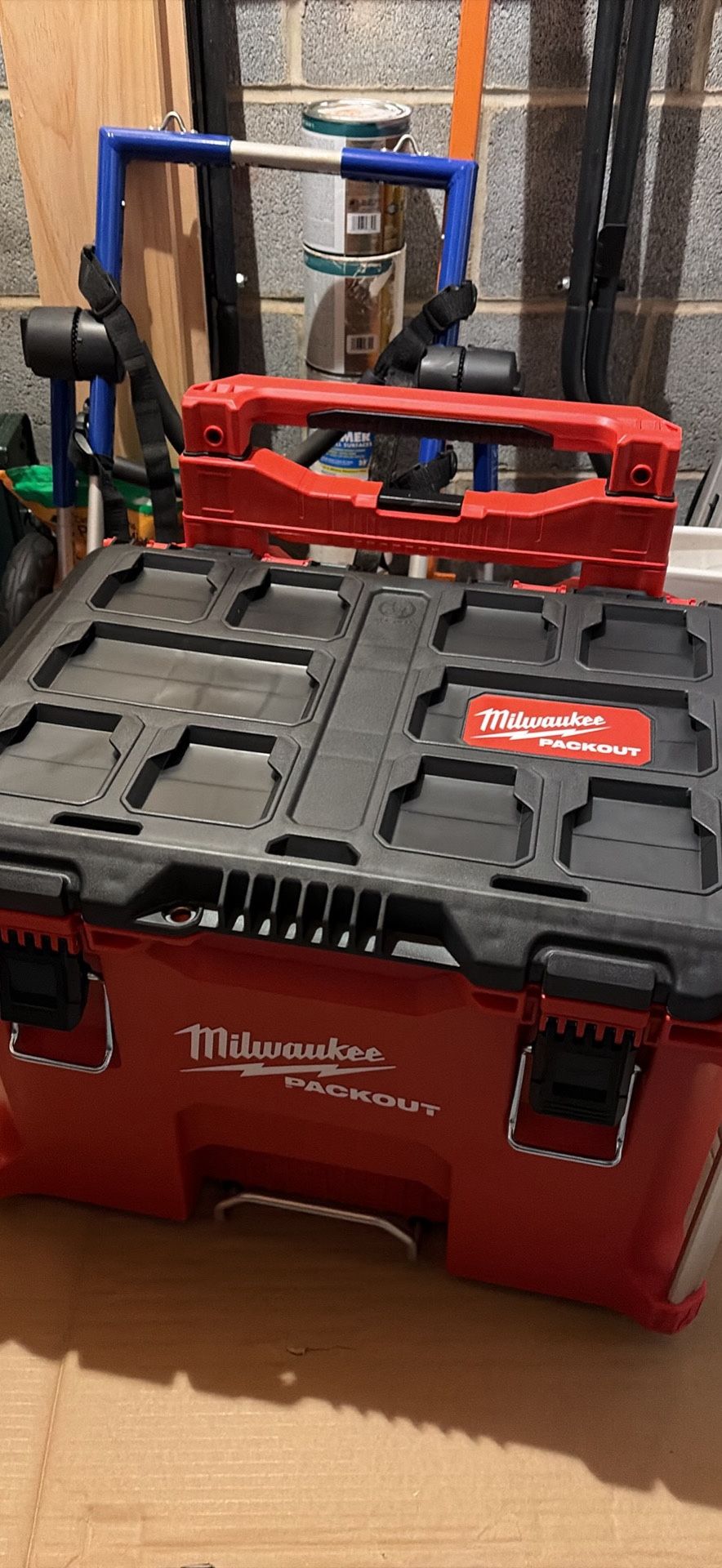 Milwaukee PACKOUT 22 in. Rolling Modular Tool Box Low Profile Handle