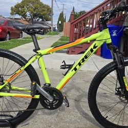 Trek Mountain Bike Small Size 
Excellent Condition Ready to Ride 