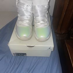Jordan Air Jordan 11 Retro-pearl White-size 7men