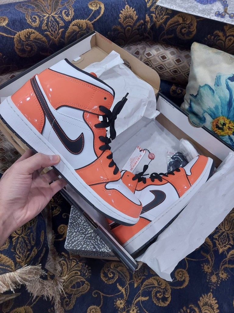 Nike Jordan 1 Mid Se Turf Orange