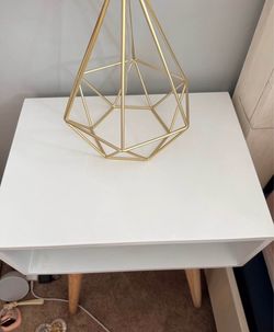 Night stand/side table