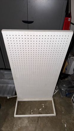 Peg stand