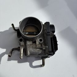 02-04 Toyota Camry 2.4L Throttle Body 