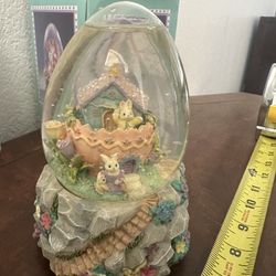 Easter Snow Globe: Bunny And House