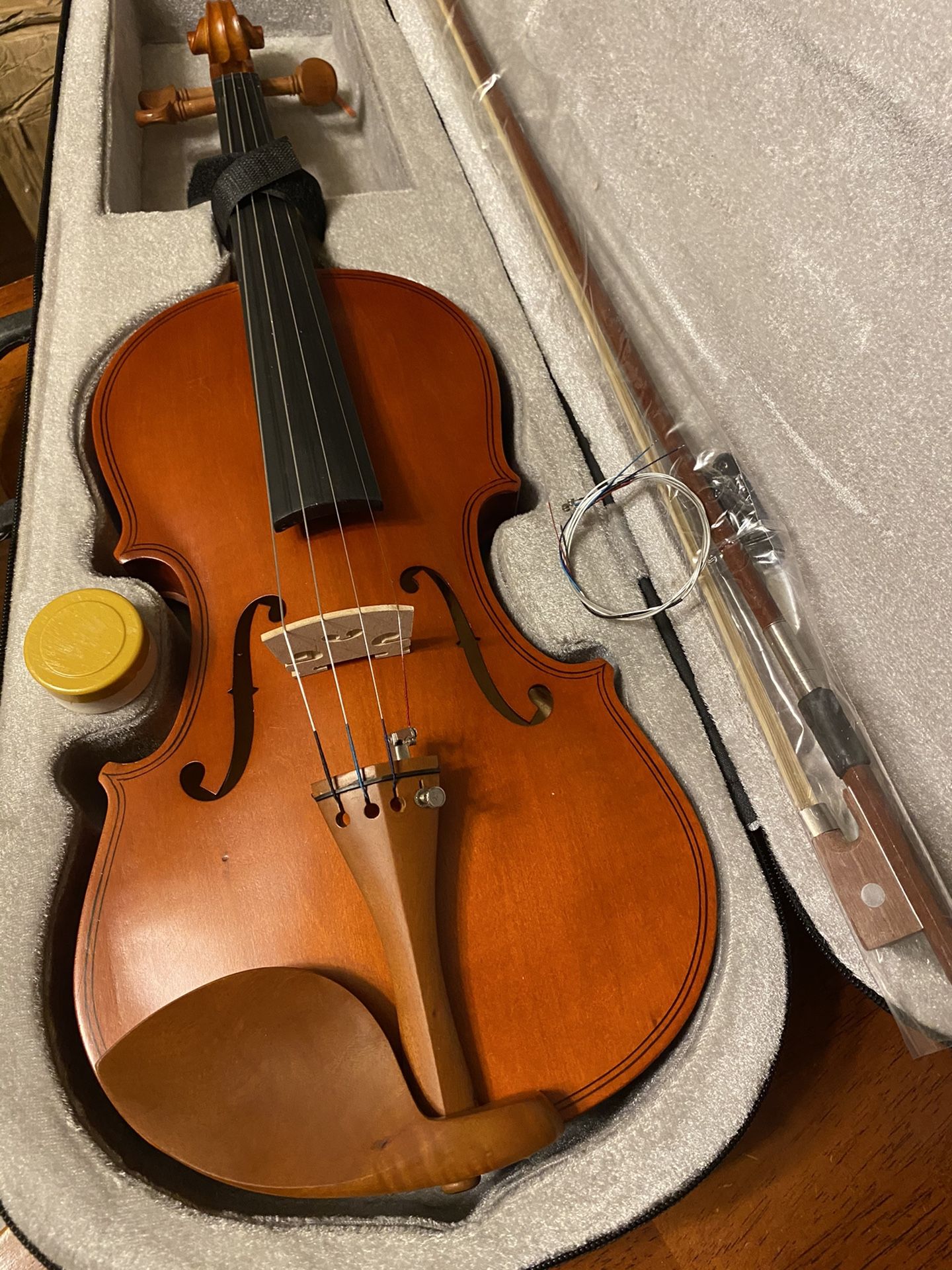 4/4 Full Size Violin with New Bow, Extra Strings, Rosin $80 Firm