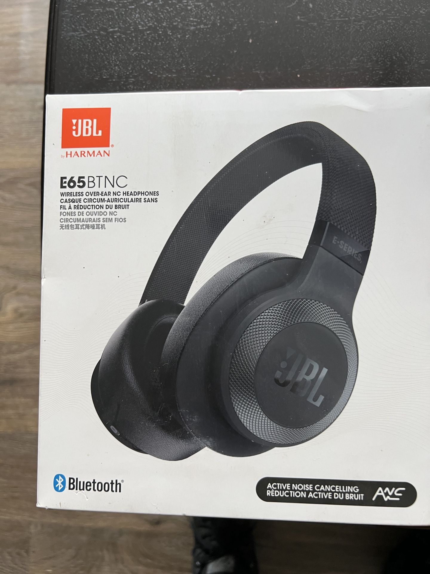 JBL Wireless And Wired Headphones