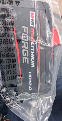 BRAND NEW BATERRY MILWAUKE 12.0 NUEVA