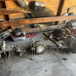 Part Rear Diferential. 2003 Cadillac Escalade