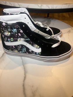 Women’s Vans Shoes Or Boys Shoes 