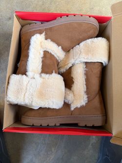 New  Brown boots size 9 M no don't be