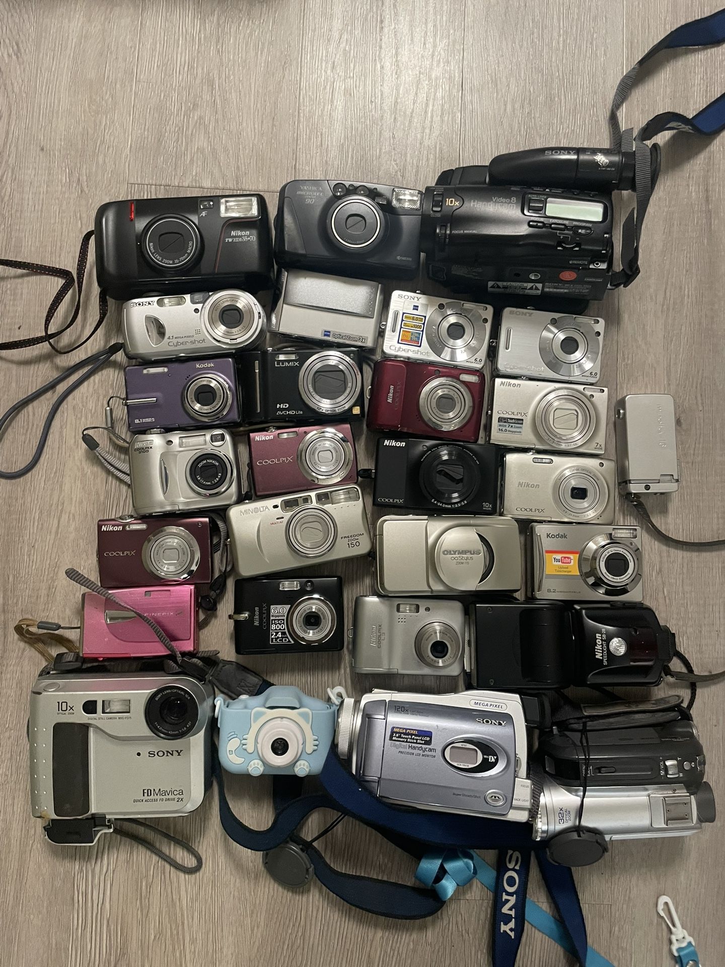 JUNK LOT Part/Repair lot of 28 camera film/digital/camcorder -sony nikon olympus