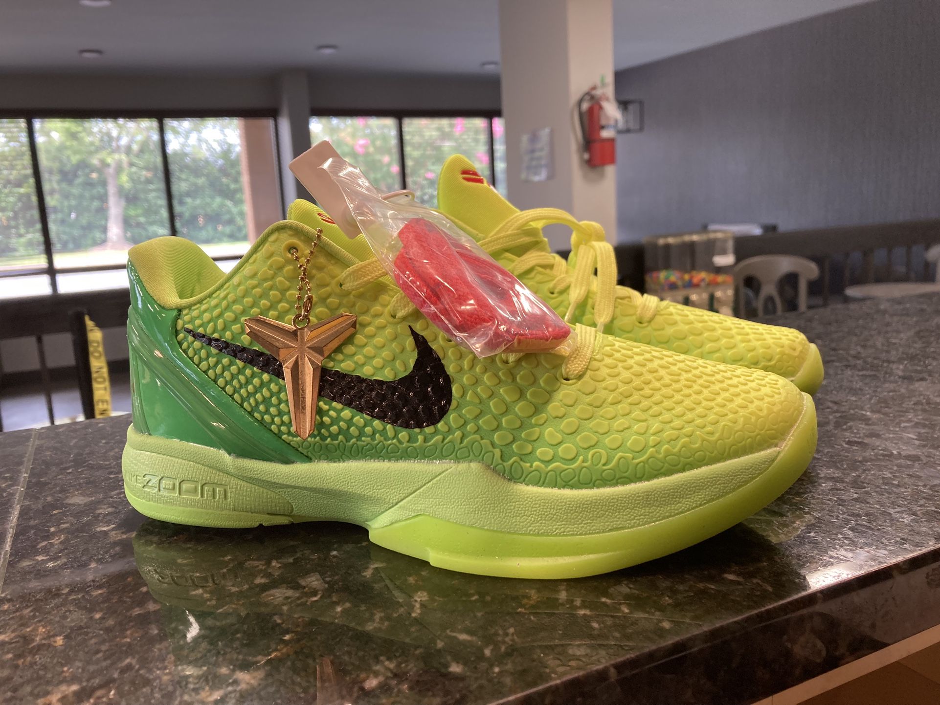 New Kobe VI- Men’s 9.5