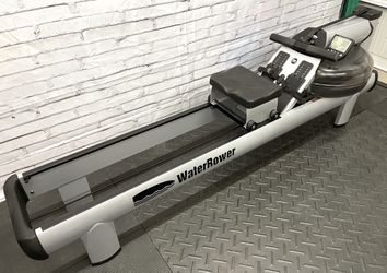 WaterRower M1 HiRise w/ A4 Monitor Row Machine Exercise Gym Rowing Fitness Trainer Crossfit IV