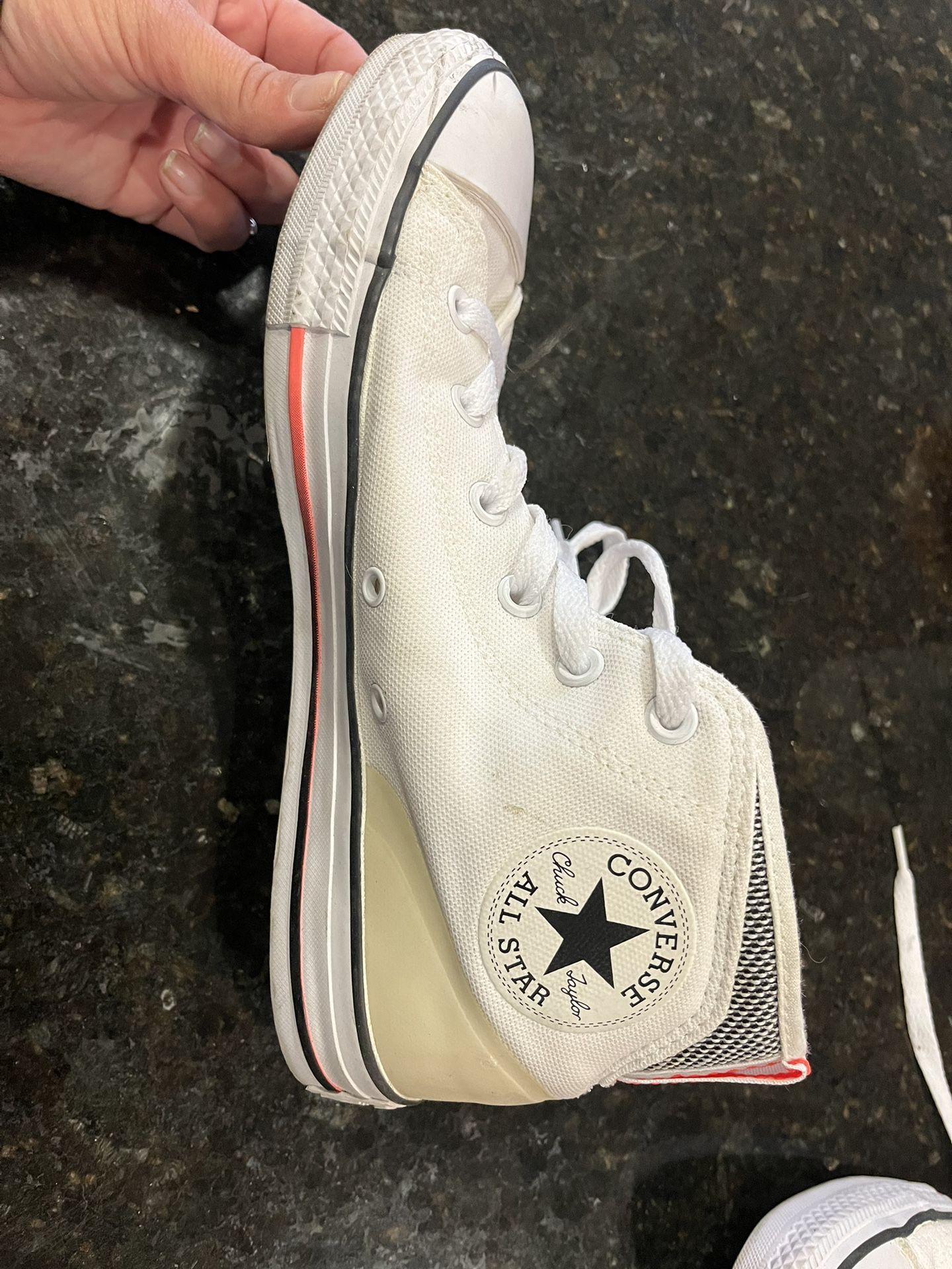Converse Shoes Men’s 7 Woman’s 9