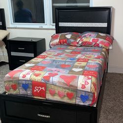 Matching Twin Beds With Nightstand