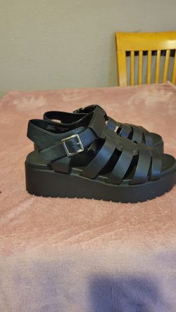 Sandalias Plataforma SIZE 10.5 Como NUEVAS $15 FIRME  En Centro De Phoenix 