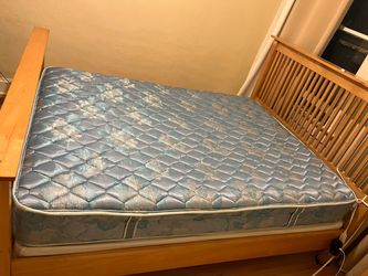 Queen size top mattress and bottom box spring