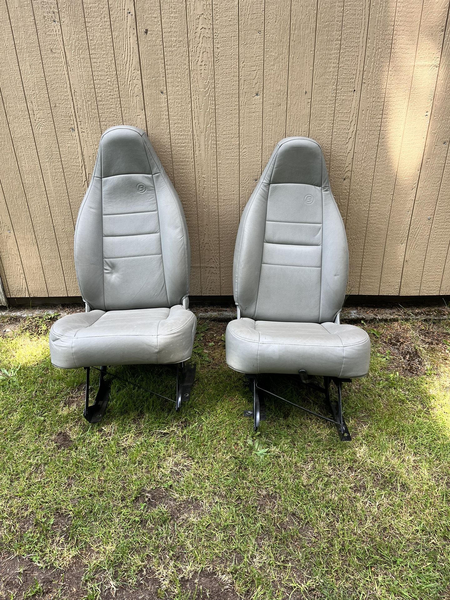 Jeep Driver And Passanger Seats