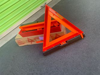Emergency triangle kit