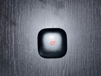 Beats earbud